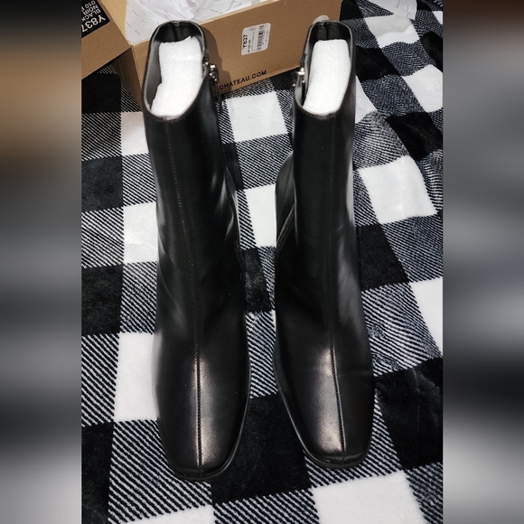 Le Chateau boots - Picture 2 of 6